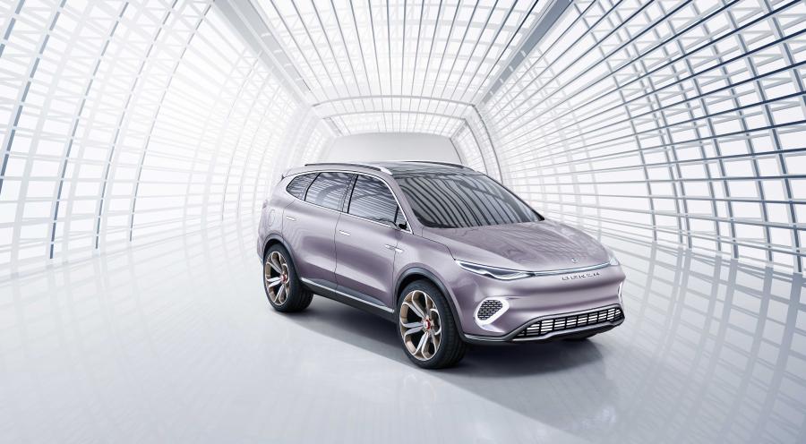  Denza Concept X 2019 года  (фото 8 из 12)